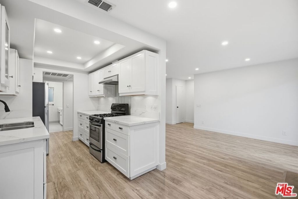 13025 Moorpark Street - Photo 6