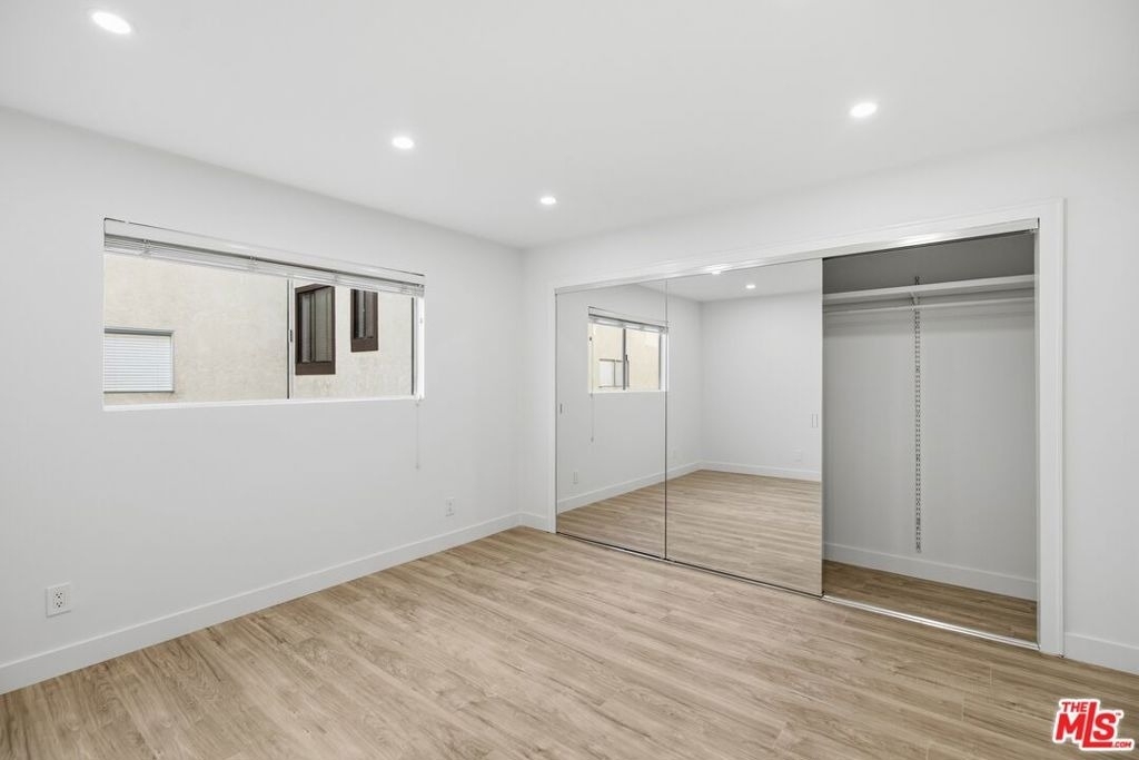 13025 Moorpark Street - Photo 9