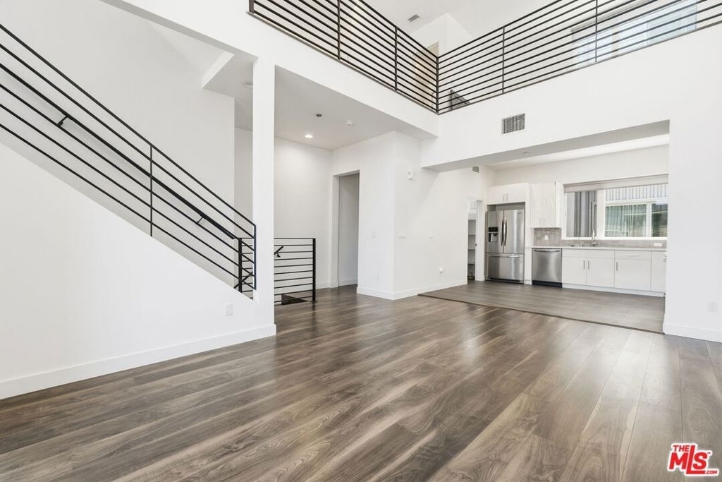 6021 W Beachwood Lane - Photo 3