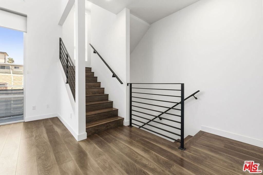 6021 W Beachwood Lane - Photo 10