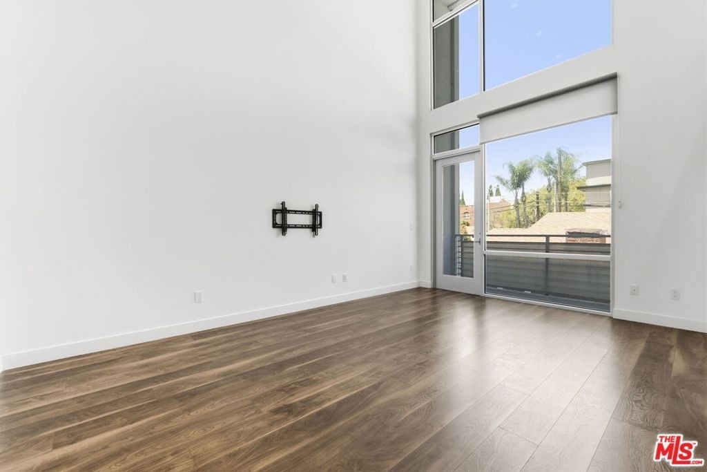 6021 W Beachwood Lane - Photo 4