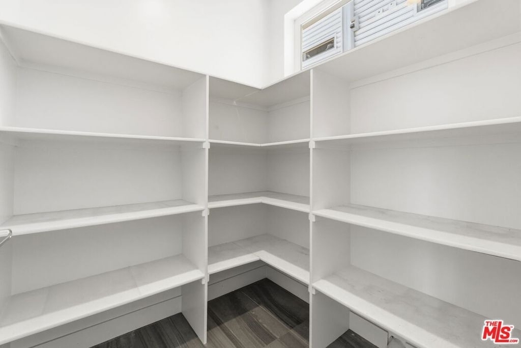 6021 W Beachwood Lane - Photo 7