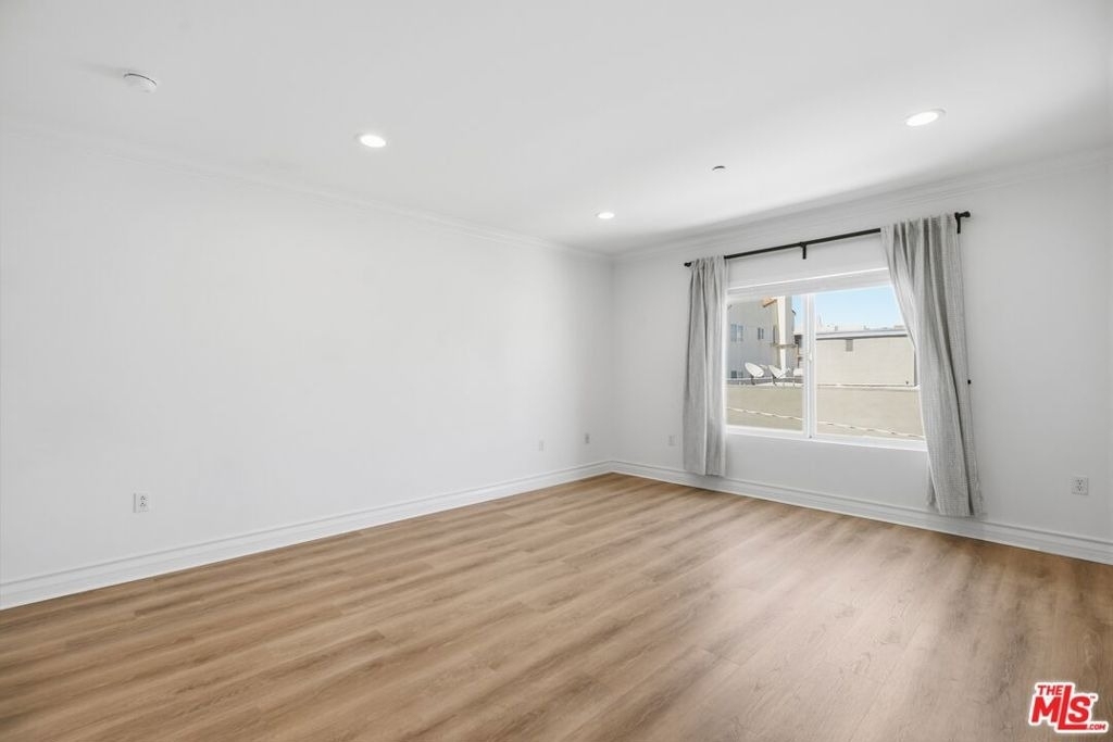 1878 Greenfield Avenue - Photo 12