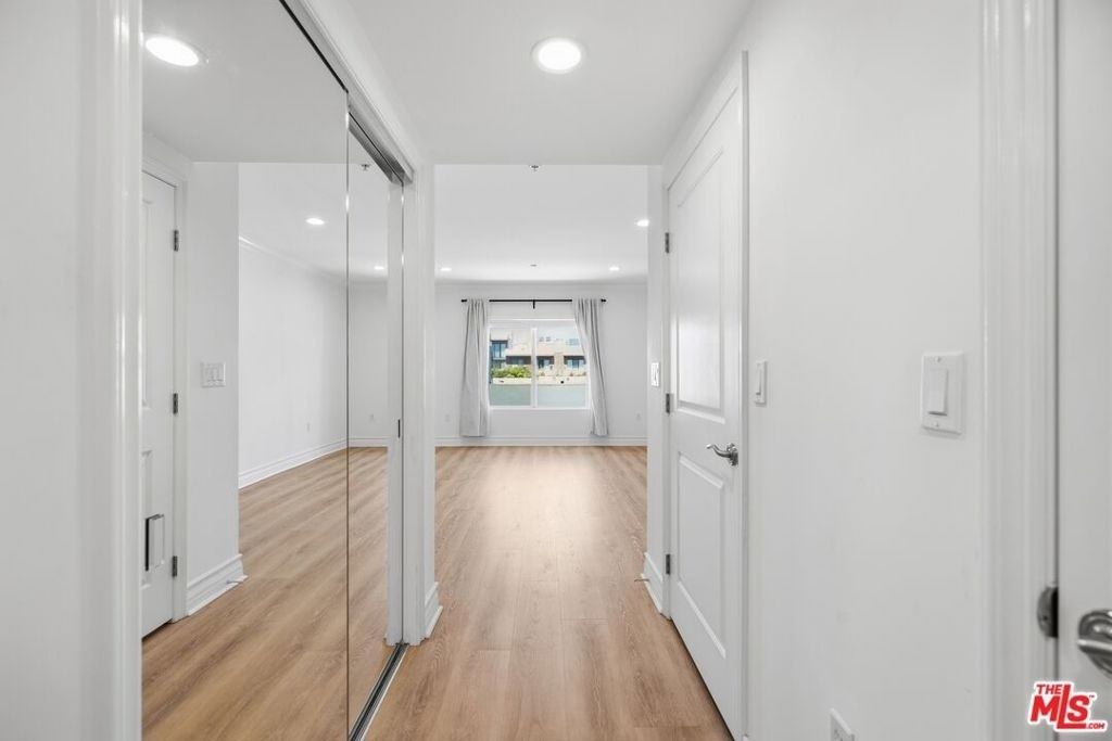 1878 Greenfield Avenue - Photo 11