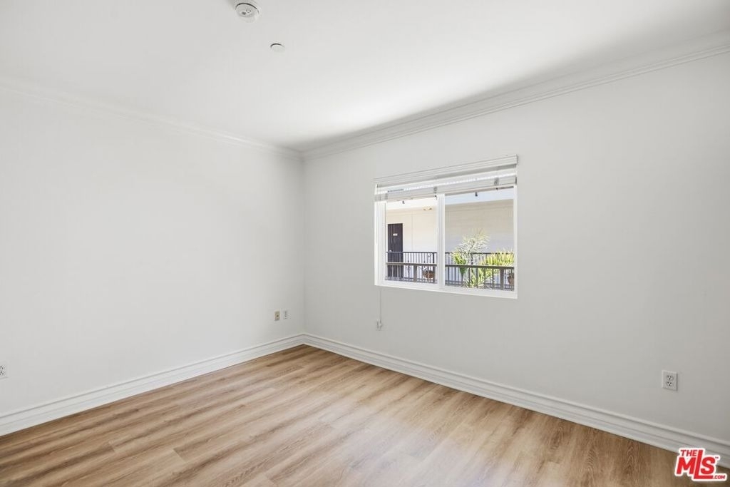 1878 Greenfield Avenue - Photo 21