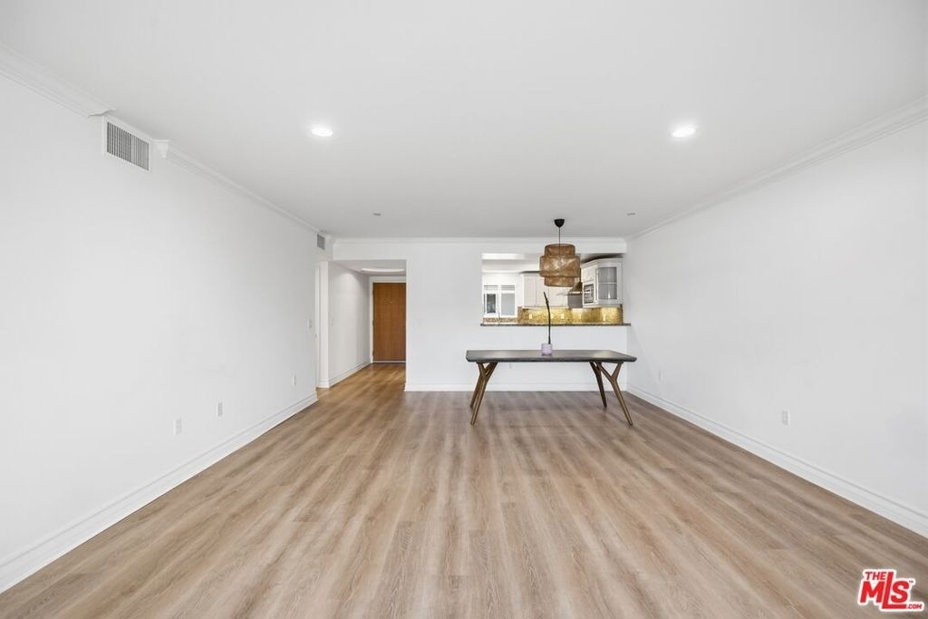 1878 Greenfield Avenue - Photo 8