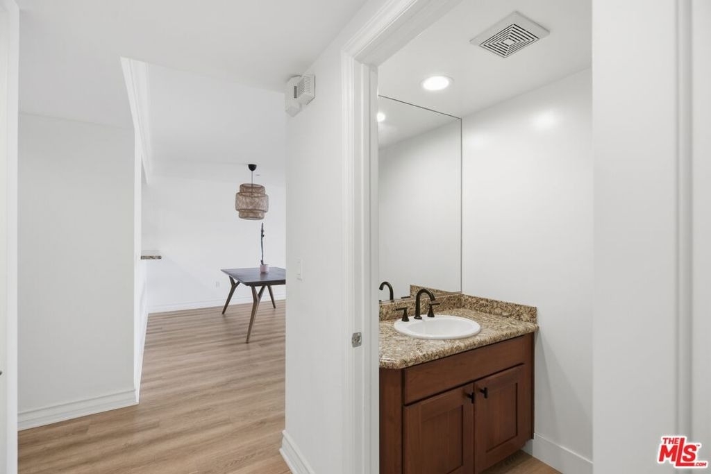 1878 Greenfield Avenue - Photo 9