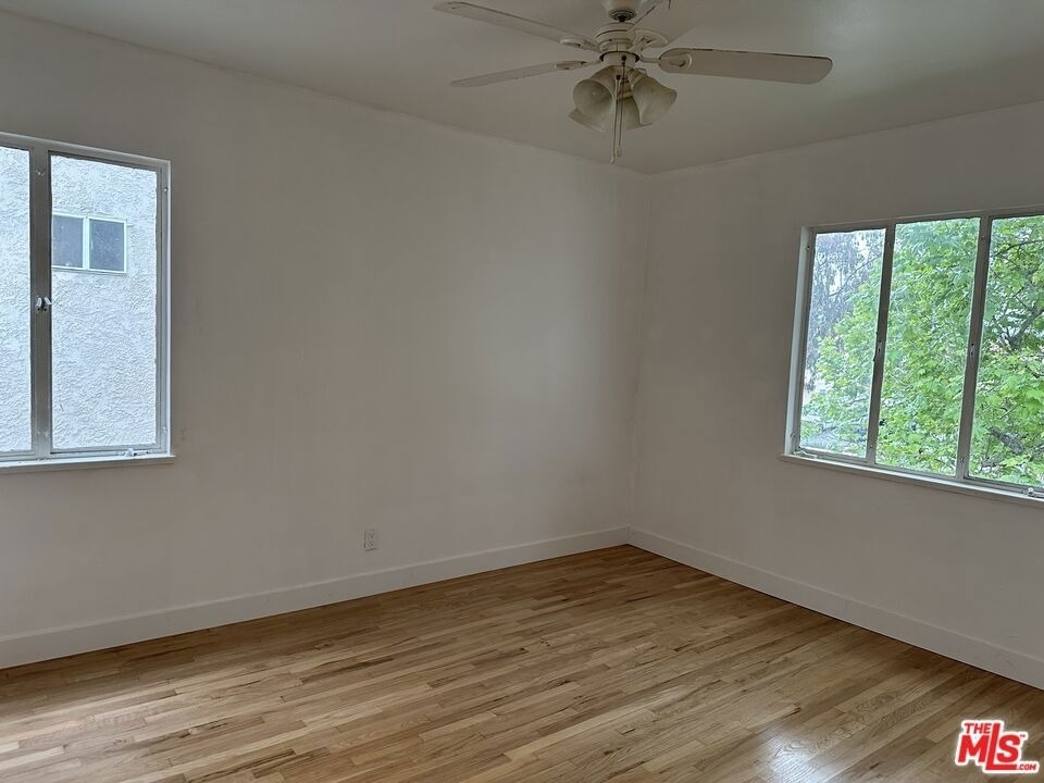 451 S Doheny Drive - Photo 12