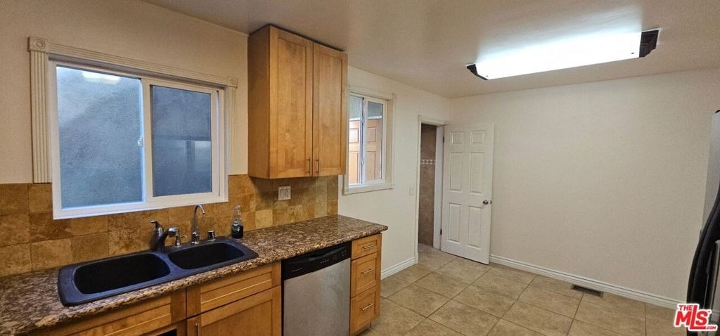 451 S Doheny Drive - Photo 8
