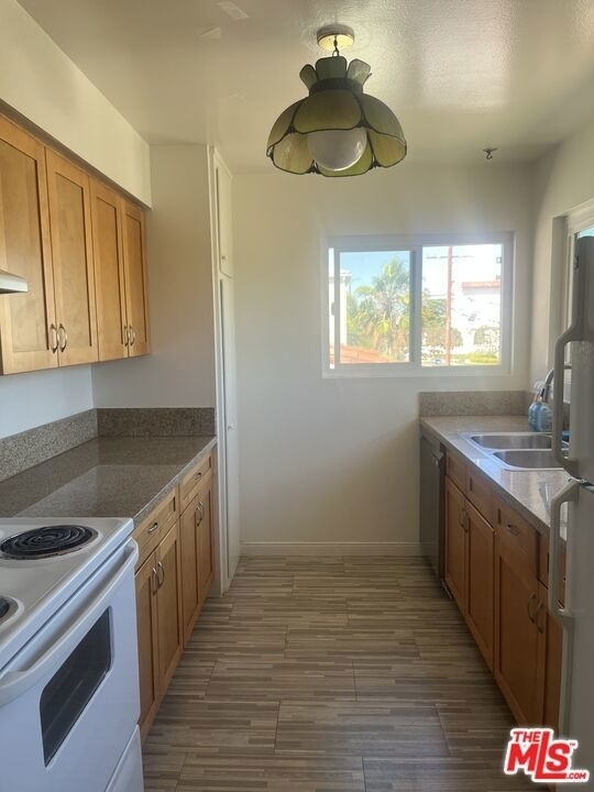 10789 Ohio Avenue - Photo 3