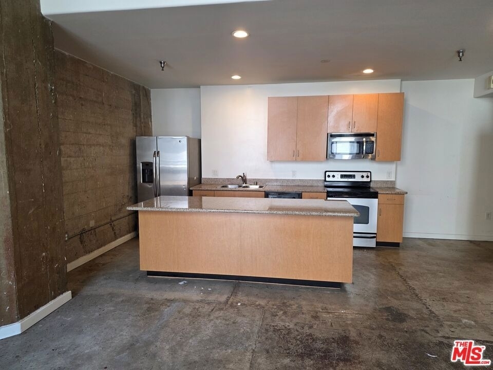 711 S Olive Street - Photo 3
