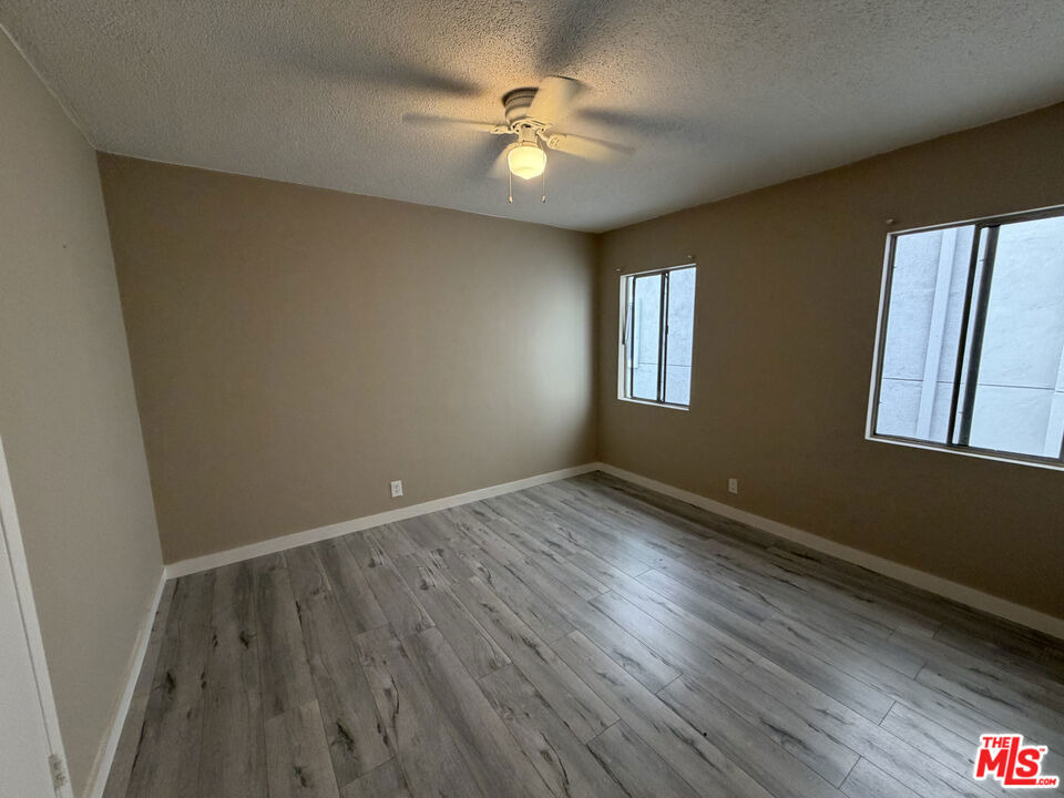11842 Goshen Avenue - Photo 3