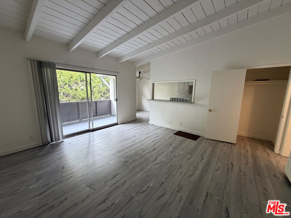 11842 Goshen Avenue - Photo 2