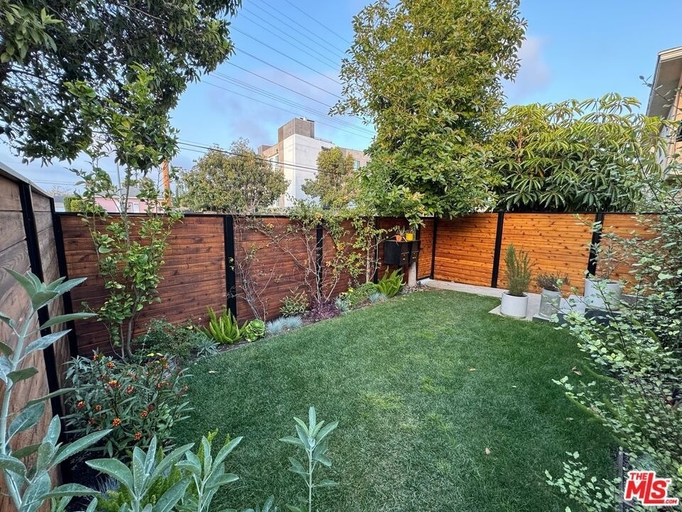 4251 S Centinela Avenue - Photo 13