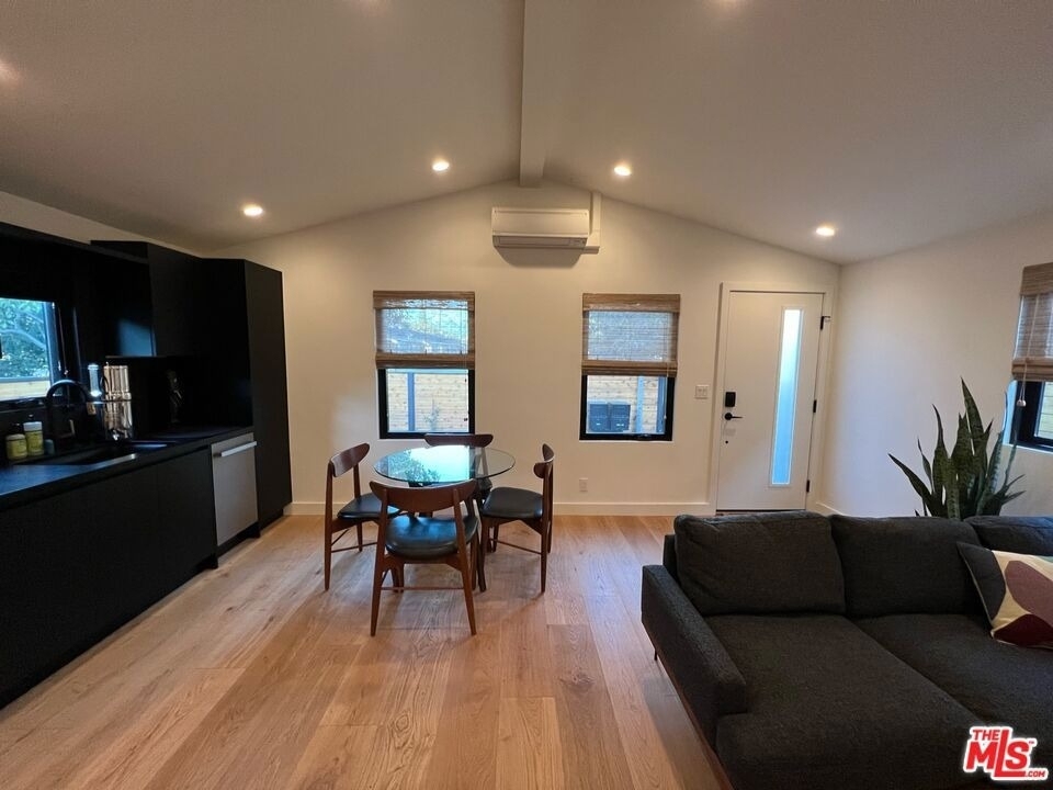4251 S Centinela Avenue - Photo 2