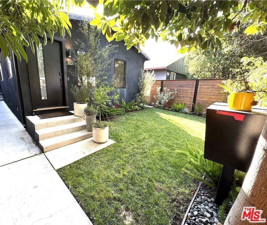 4251 S Centinela Avenue - Photo 12