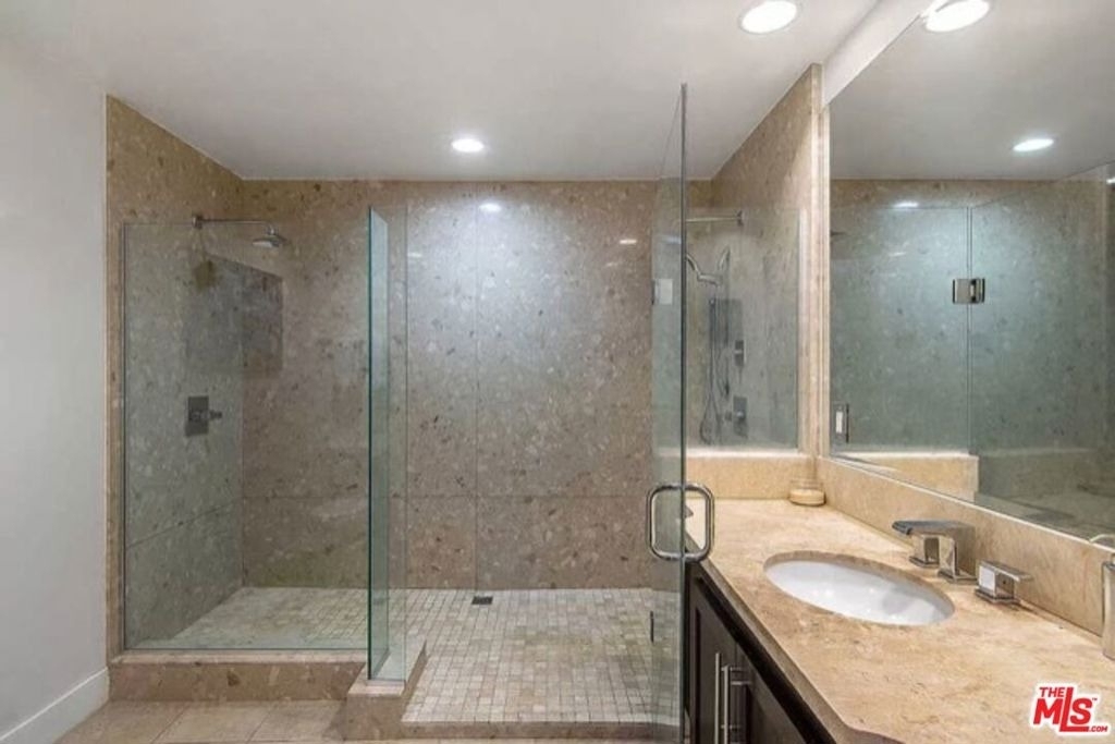 817 N Alfred Street - Photo 12