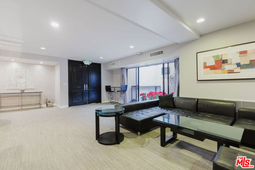 1155 N La Cienega Boulevard - Photo 22