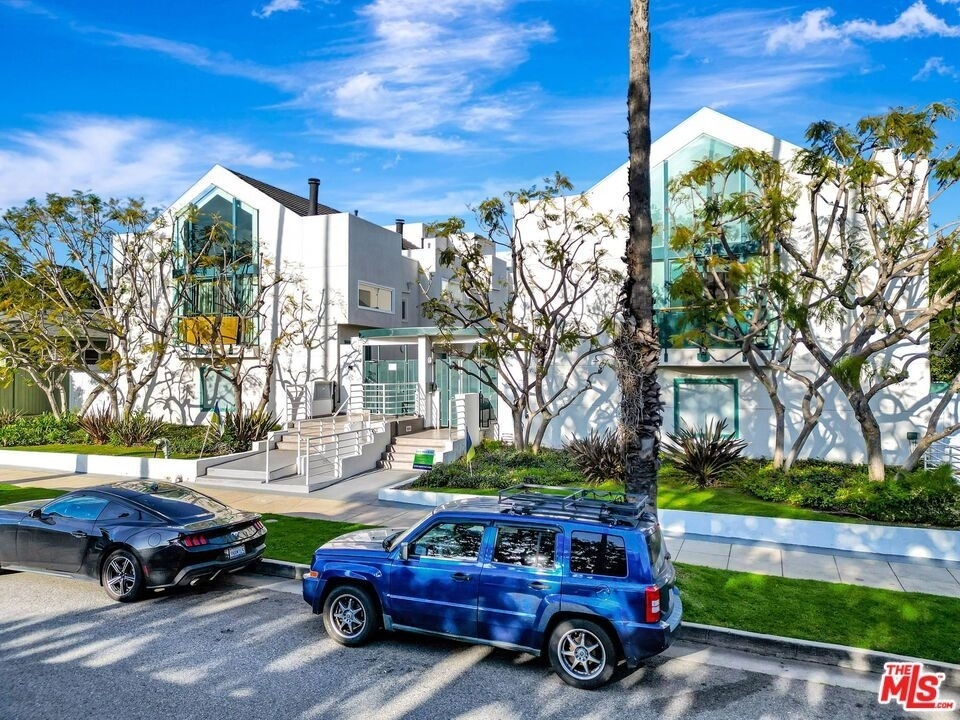 807 21st Street - Photo 1