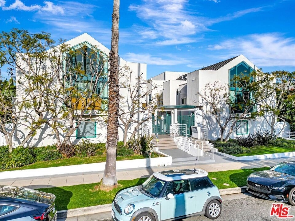 807 21st Street - Photo 2