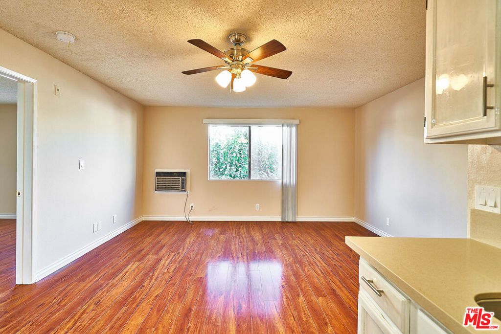 820 S St Andrews Place - Photo 3