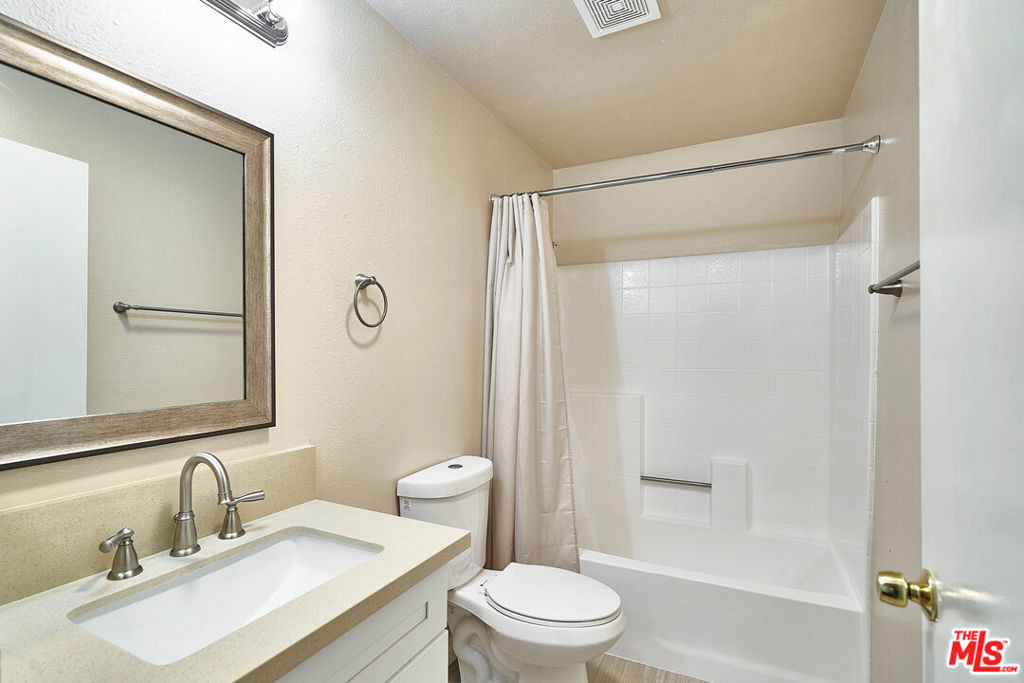820 S St Andrews Place - Photo 7