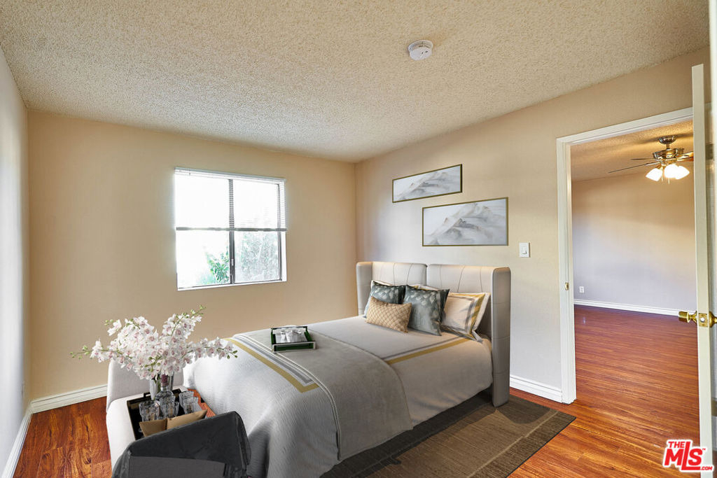 820 S St Andrews Place - Photo 4