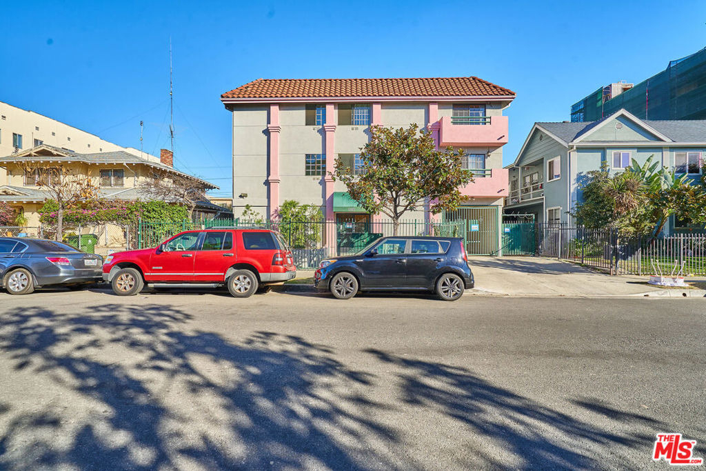 820 S St Andrews Place - Photo 23