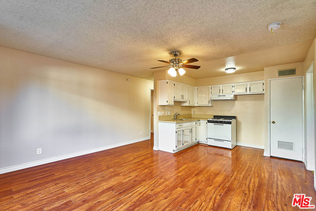820 S St Andrews Place - Photo 16