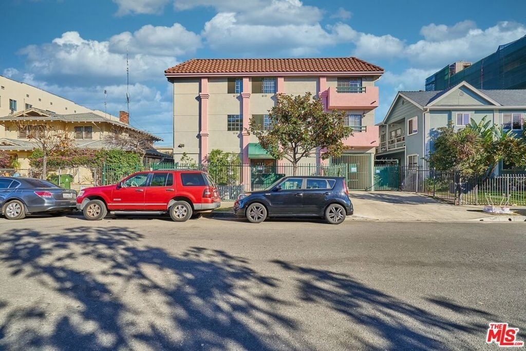 820 S St Andrews Place - Photo 24