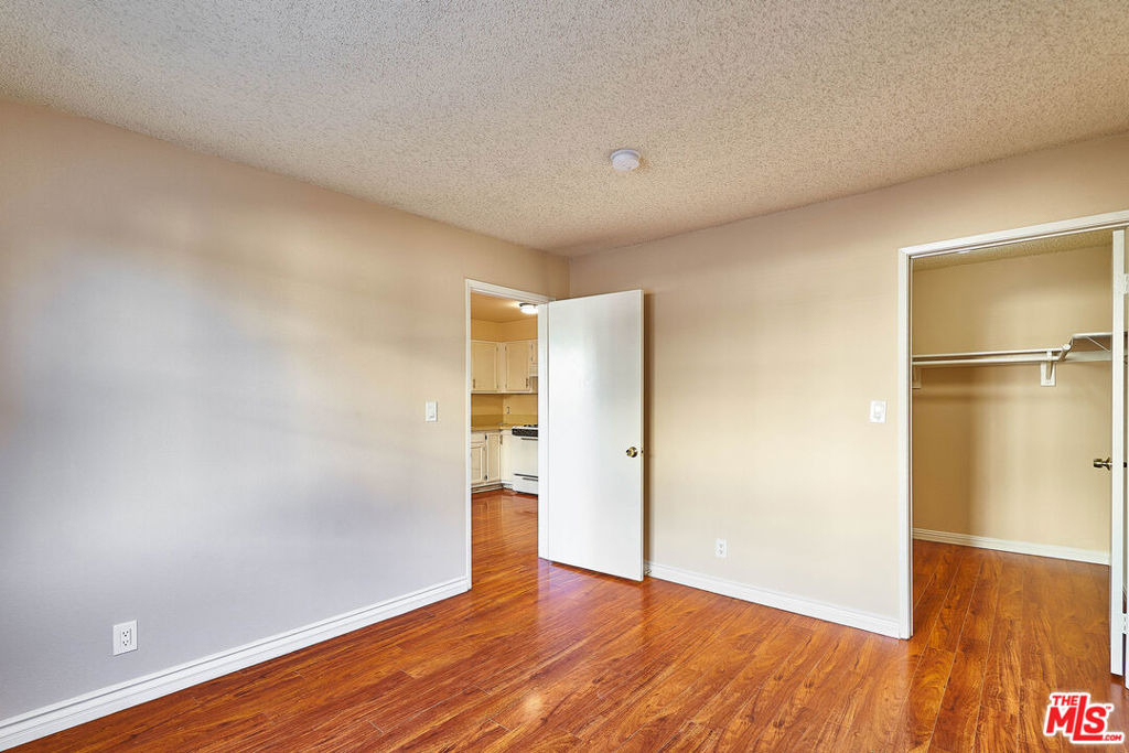 820 S St Andrews Place - Photo 21