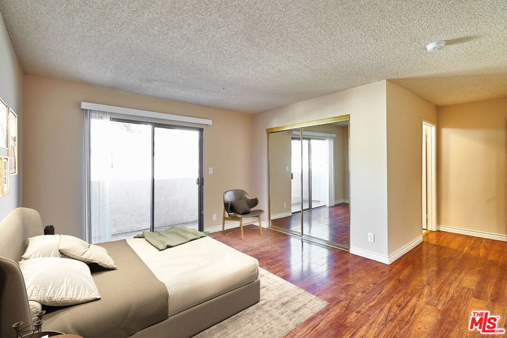 820 S St Andrews Place - Photo 6