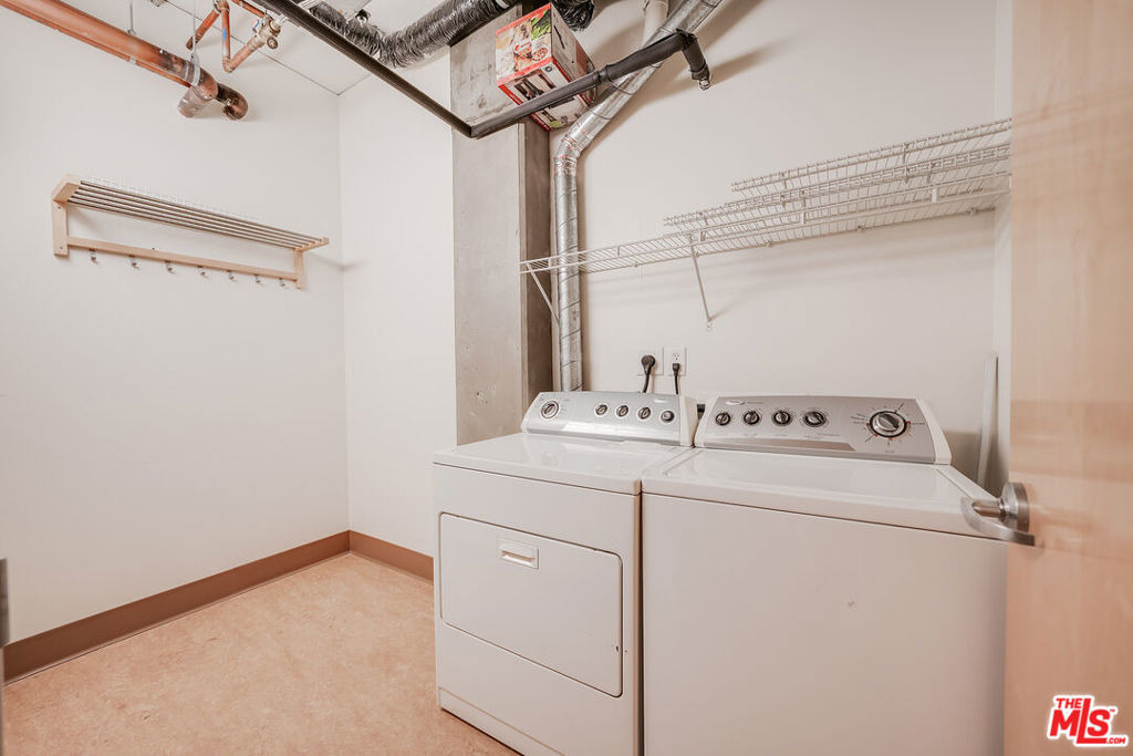 1111 S Grand Avenue - Photo 15
