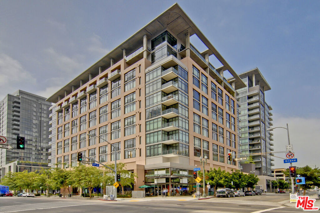 1111 S Grand Avenue - Photo 17