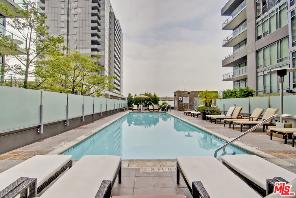 1111 S Grand Avenue - Photo 21