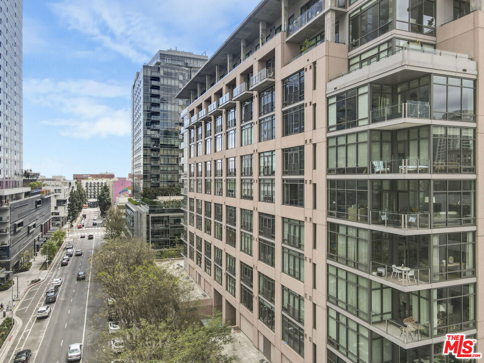 1111 S Grand Avenue - Photo 0