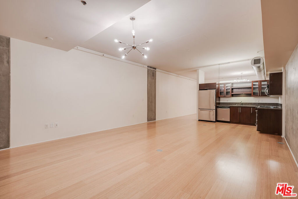 1111 S Grand Avenue - Photo 4