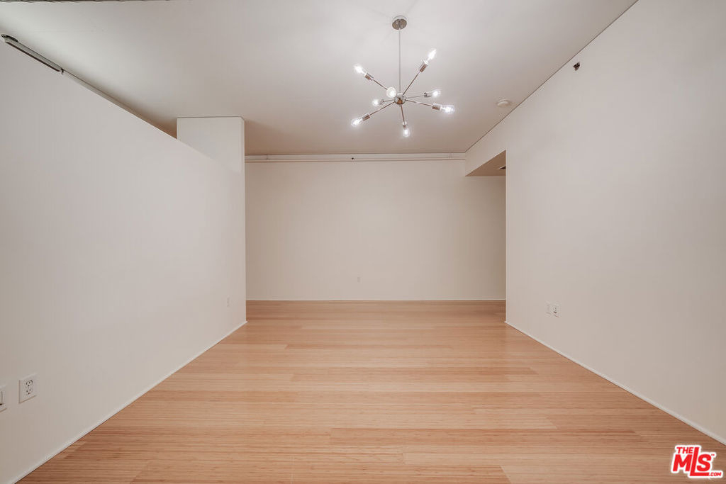 1111 S Grand Avenue - Photo 11