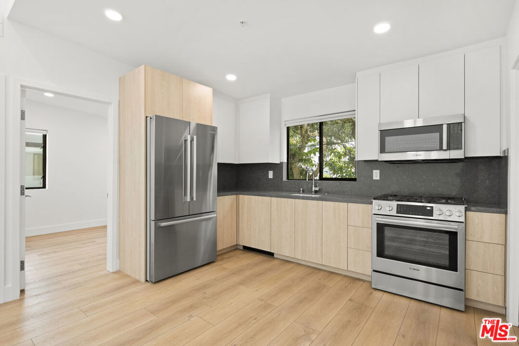 2918 3rd Street - Photo 3