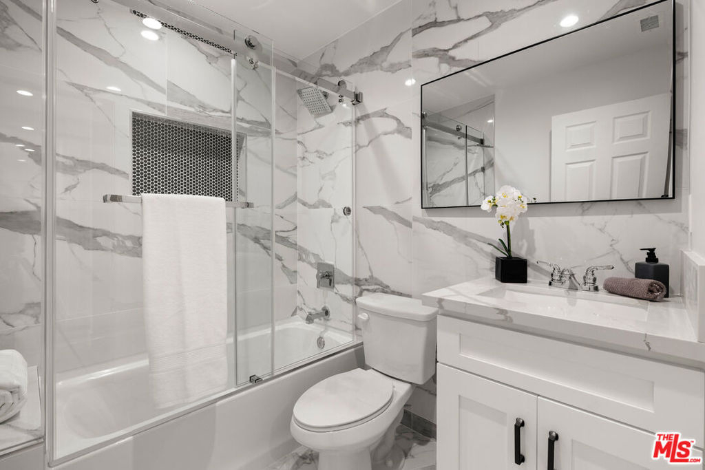 5928 Tobias Avenue - Photo 12