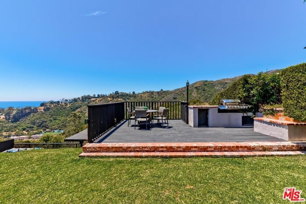 823 Enchanted Way - Photo 36