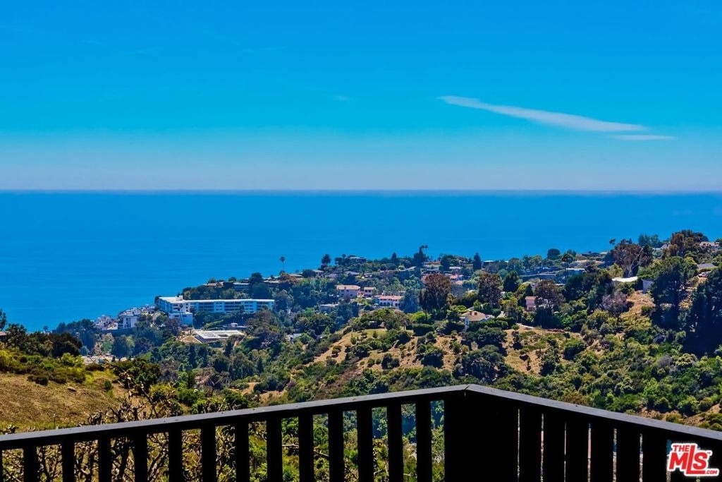 823 Enchanted Way - Photo 3