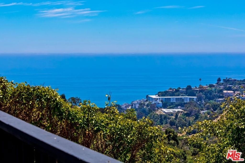 823 Enchanted Way - Photo 2