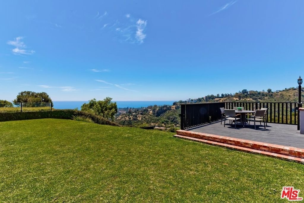 823 Enchanted Way - Photo 5