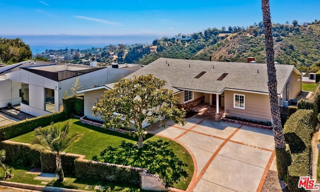 823 Enchanted Way - Photo 39