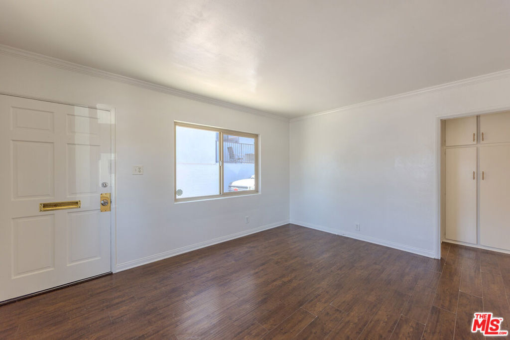 233 E Alameda Avenue - Photo 3