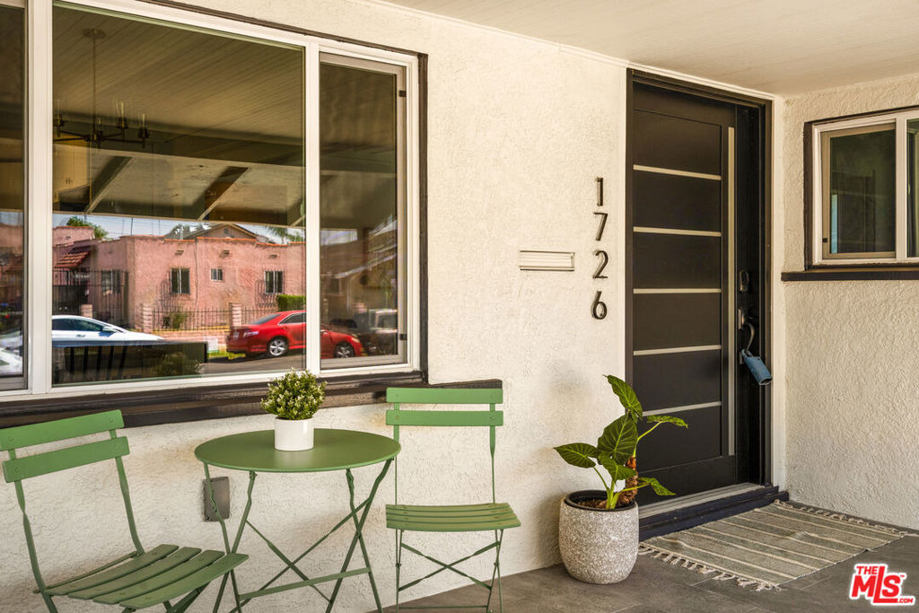 1726 W 52nd Street - Photo 3