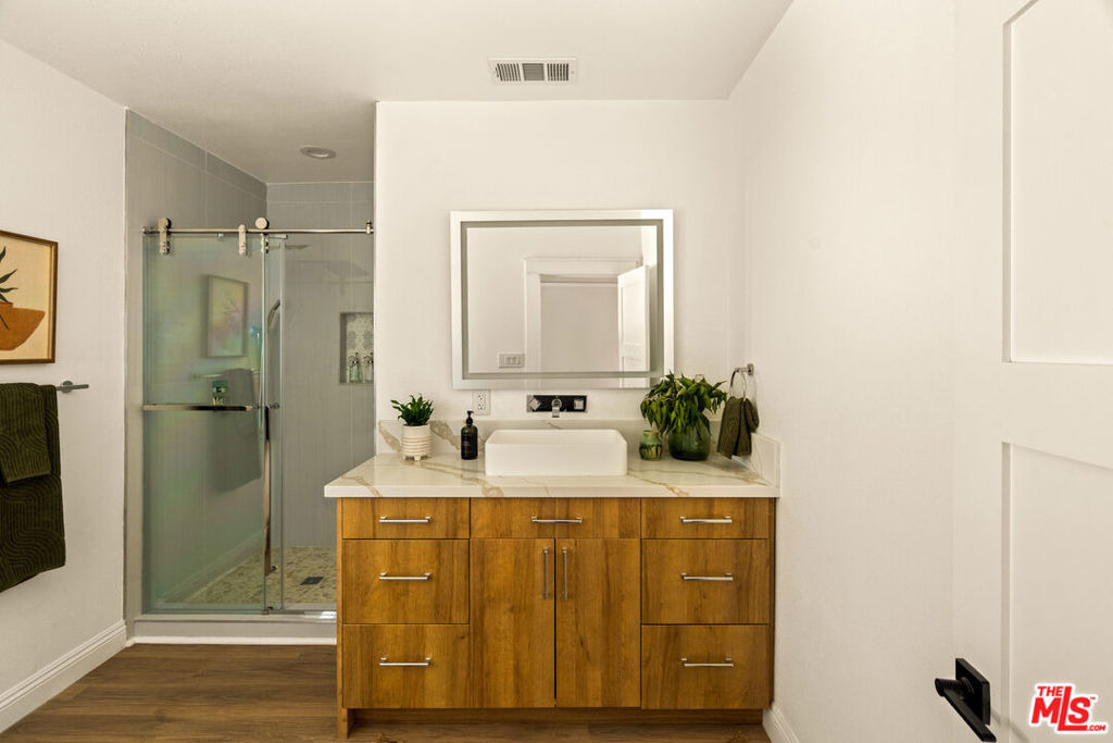 1726 W 52nd Street - Photo 13