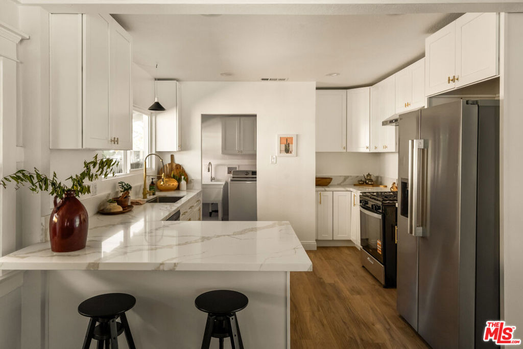 1726 W 52nd Street - Photo 9