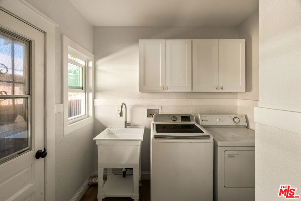 1726 W 52nd Street - Photo 10